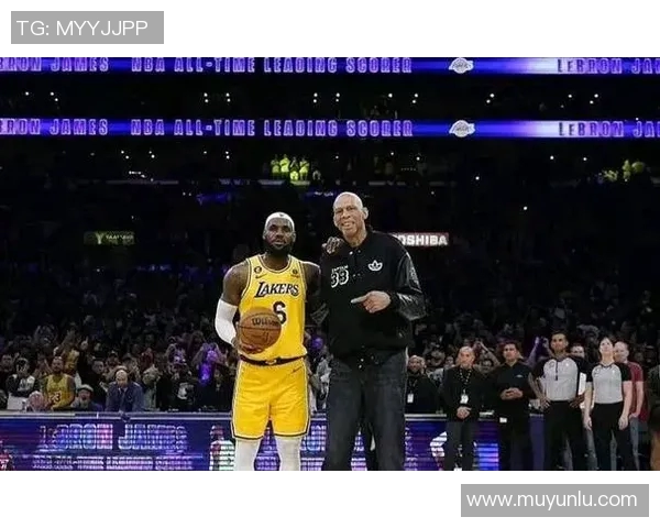 天勾贾巴尔：篮球传奇的崛起与辉煌岁月的回顾与反思